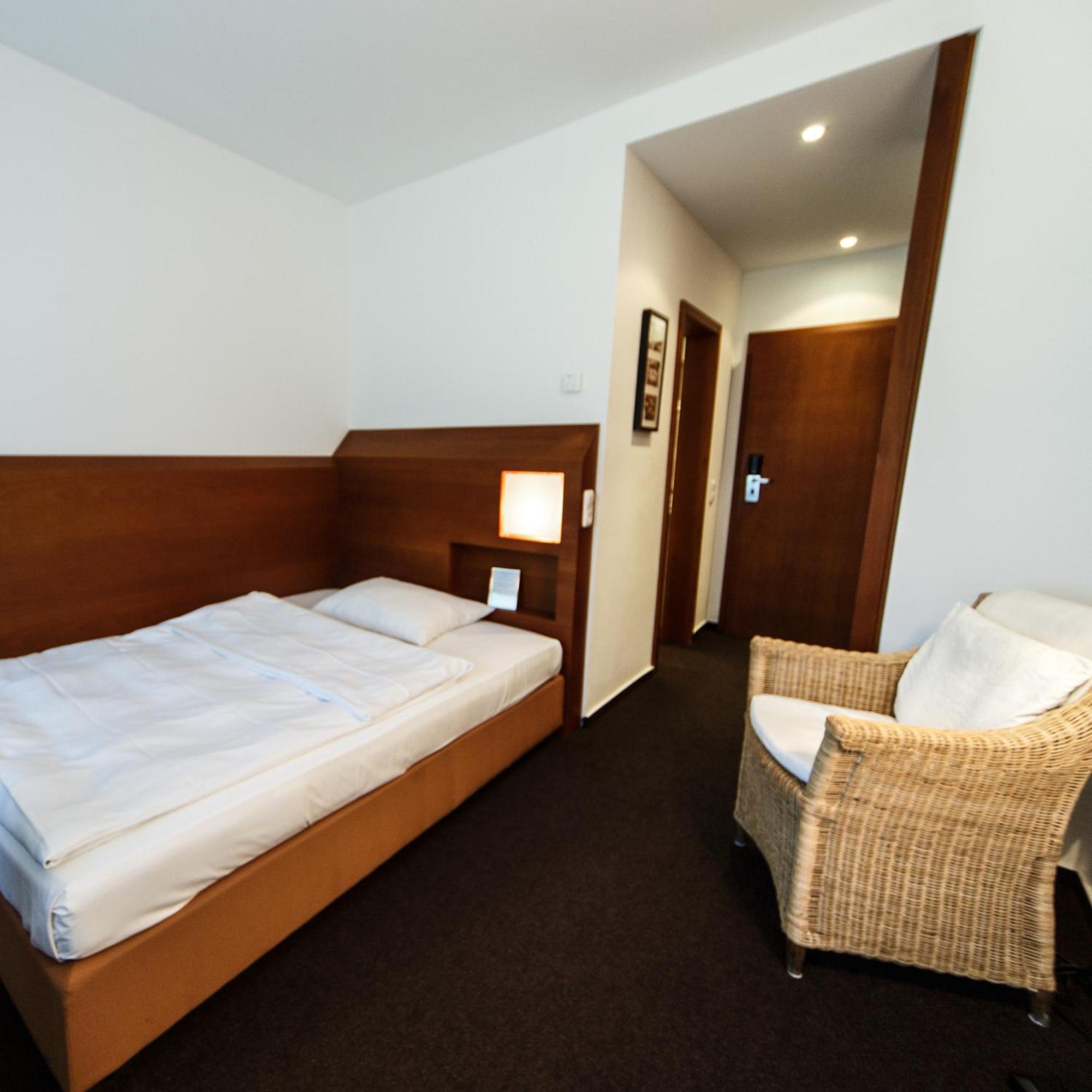 Seehotel Ketsch Schwetzingen Bilik gambar