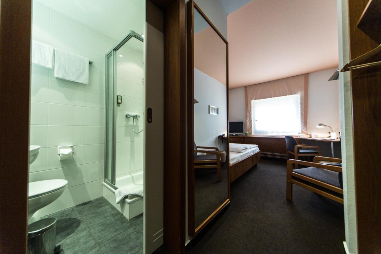 Seehotel Ketsch Schwetzingen Bilik gambar